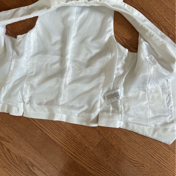 Fully lined shawl collar vest. - Picture 4 of 11